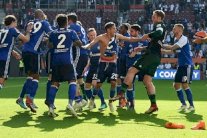 شالكه يضمن بطاقته في دوري الأبطال وهبوط هامبورغ يتأجل