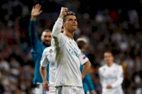 رونالدو يتخطى رقم أسطورة برشلونة في دوري الأبطال