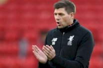 جيرارد يؤكد أنه أجرى مشاورات إيجابية تمهيدا لتدريب رينجرز