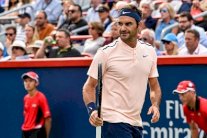 فيدرر يعود أولا وأدنى مركز لديوكوفيتش منذ 2006