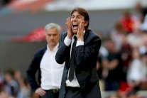 قائد تشلسي يطالب بايجاد حل سريع لوضع المدرب كونتي