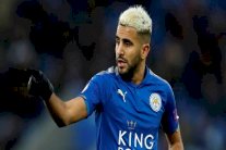 وكيل أعمال محرز يجمد عملية انتقاله إلى مانشستر سيتي