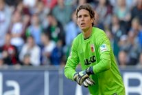 الحارس السويسري هيتس يوقع مع دورتموند لثلاث سنوات