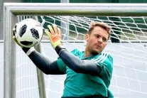 نوير يعود إلى الملاعب في ودية ألمانيا والنمسا السبت