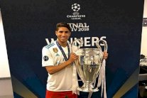 أشرف حكيمي .. أول مغربي يتوج ببطولة دوري أبطال أوروبا 