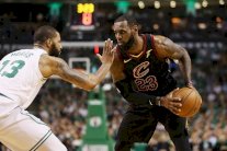 ليبرون جيمس يفرض مباراة سابعة على بوسطن