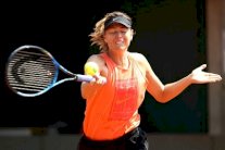 عودة شارابوفا إلى بطولة رولان غاروس تحمل معها أسئلة