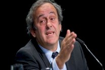 القضاء السويسري يبرىء بلاتيني