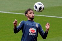 تيتي يؤكد مشاركة نيمار ضد كرواتيا لكن كبديل