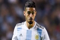 إصابة في الركبة تبعد لانزيني عن الأرجنتين في المونديال