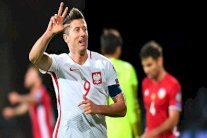 ليفاندوفسكي سيستغل تركيز المدافعين عليه لمساعدة بولندا