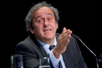 بلاتيني يصف لجنة أخلاقيات الفيفا بالجناح المسلح