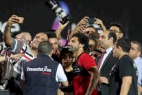 الجمهور المصري يهتف باسم محمد صلاح