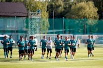 تساؤلات تحيط بوضع أبطال العالم قبل مواجهة المكسيك