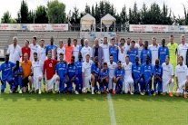 أساطير لاتسيو وروما يشاركون في مباراة خيرية دعما للاجئين