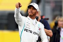 هاميلتون يسعى للفوز وتوسيع صدارته أمام فيتل