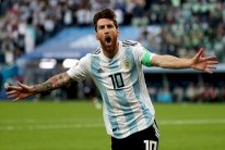 ميسي يعادل رقمي مارادونا وباتيستوتا