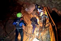 إنقاذ 6 من أعضاء الفريق المدرسي في الكهف التايلاندي