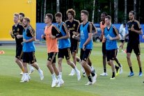 هازارد ولوكاكو وفيتسل وكومباني يغيبون عن التدريب الجماعي