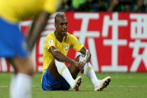 فرناندينيو مهدد بالقتل بسبب إقصاء البرازيل من المونديال