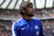 رسميا.. تشلسي ينهي خدمات مدربه الايطالي انطونيو كونتي