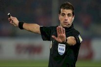 حكم من الأوروغواي يقود نصف نهائي فرنسا وبلجيكا