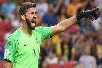 ليفربول يعرض مبلغا قياسيا لضم الحارس البرازيلي اليسون