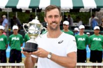 جونسون يحرز لقبه الثاني في الموسم بنيله لقب دورة نيوبورت