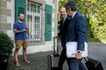 ميلان يحتج لدى 