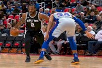 ليونارد إلى تورونتو وديروزان إلى سان انتونيو في صفقة مقايضة