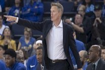 غولدن ستايت ووريرز يمدد عقد مدربه كير