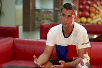 الروسي يوجني سيعتزل كرة المضرب في شهر سبتمبر المقبل