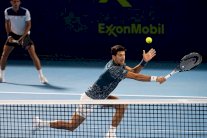 ديوكوفيتش يضرب بقوة في مستهل مشواره بدورة الدوحة