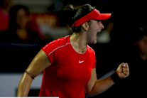 أندريسكو المتألقة تبلغ نهائي دورة أوكلاند لملاقاة غورغيس