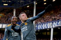 ليستر يلحق بإيفرتون خسارة رابعة في خمس مباريات