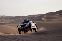 المرحلة الثالثة من رالي دكار لبيرتهانسل وانسحاب متصدر الدراجات