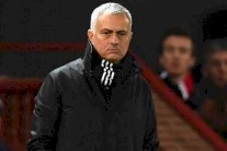 مانشستر يونايتد يحرر مورينيو بدفع تعويضاته