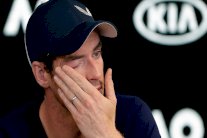 موراي يعلن بدموع الألم اعتزال كرة المضرب في 2019