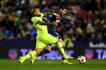 ليفانتي يفاجىء برشلونة وبلباو يسقط أمام إشبيلية في كأس إسبانيا