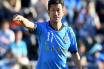 الياباني ميورا، 52 عاما، يمدد عقده مع ناديه موسما إضافيا