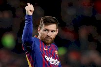 ميسي يعادل إنجاز رونالدو في الدوريات الخمسة الكبرى