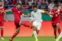 ضمان التأهل ينفس احتقان مواجهة السعودية وقطر في كأس آسيا