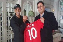 النجم البرازيلي ريفالدو يوقع عقدًا مبدئيًا لتدريب فريق هواة مغربي