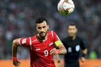 عمر السومة يتنازل عن شارة القائد في منتخب سوريا