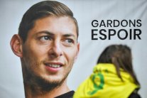 ميسي ينضم إلى المطالبين باستئناف البحث عن مواطنه سالا