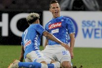 نابولي يشدد الخناق على يوفنتوس وسوبر هاتريك لزاباتا في مرمى فروزينوني