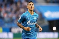 باريس سان جرمان يتوصل لاتفاق مع زينيت لضم الأرجنتيني باريديس