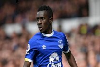 إيفرتون يرفض عرضا من سان جرمان للتخلي عن السنغالي غييه