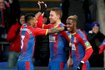 كريستال بالاس يقصي توتنهام وتشلسي بسهولة إلى الدور الخامس