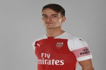 رسميا.. برشلونة يعير دينيس سواريز إلى أرسنال